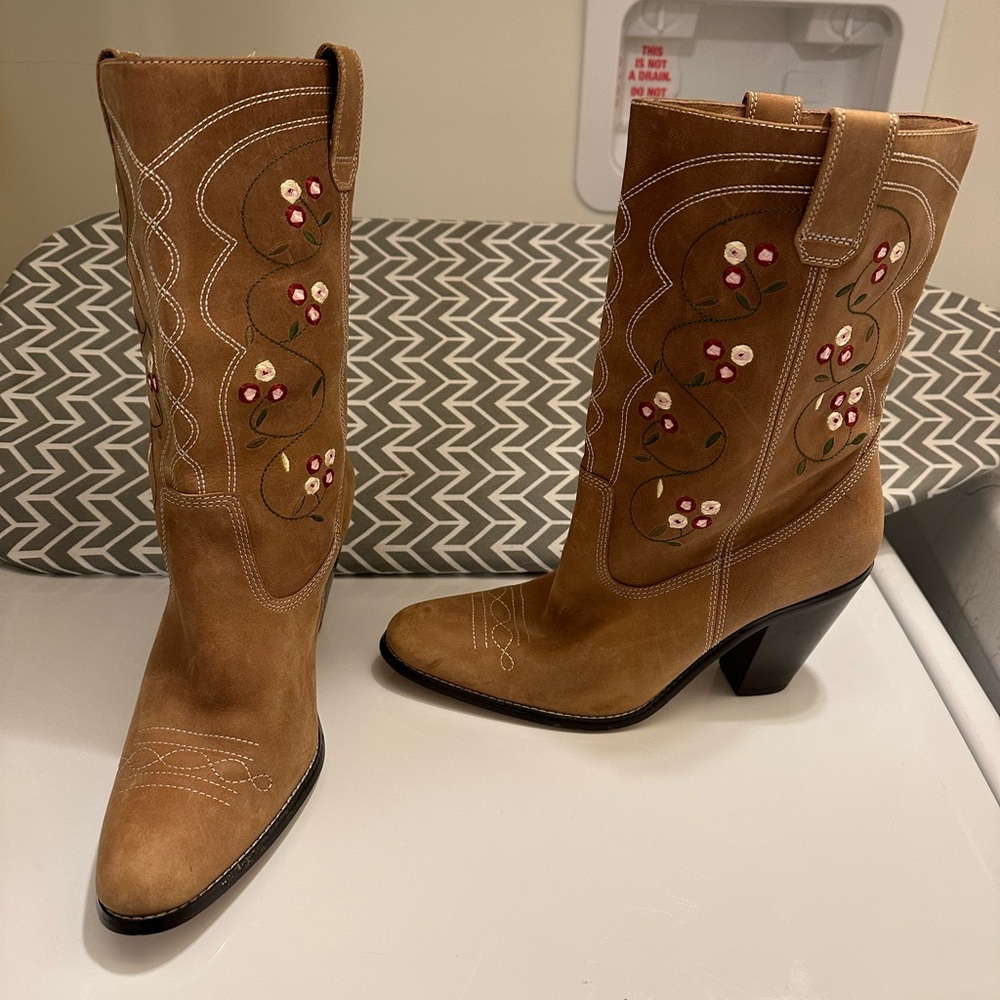 Woman’s cowboy boots size 8.5 leather upper worn only twice , embroidered floral